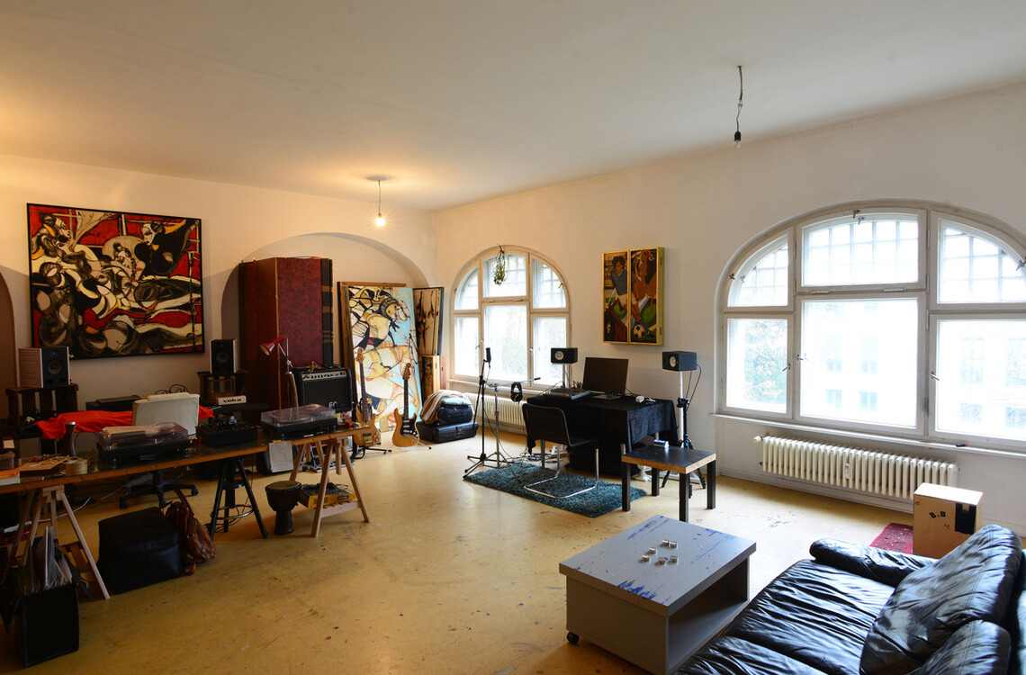 
                        Artist in Residence
                    